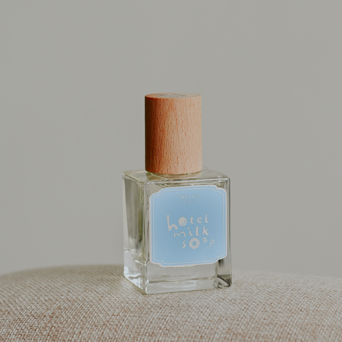 Hotel Milk Soap Liquid Aura (cleansing)