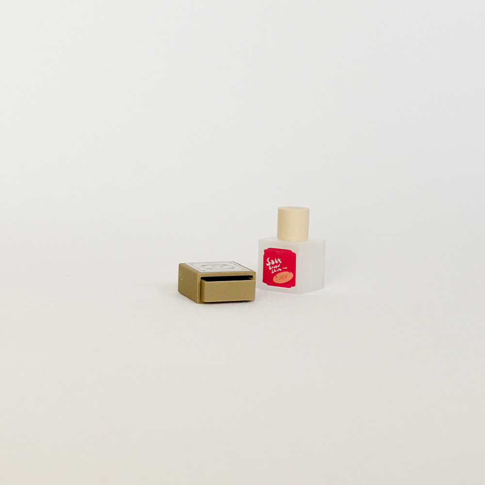 Liquid Aura and Rediscovery Kit Figurine